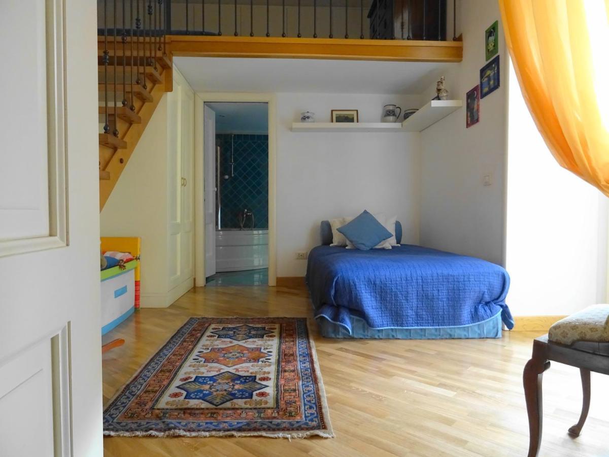 Mezzocannone Holiday House Napoli Eksteriør billede